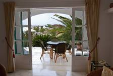 Strand, Strände und Playas, Kaitesurf, Lanzarote, Lanzarote Hotel, Unterkunft, Urlaub, Strand, Ausflüge, Sonne, Meer, Seele, Geist, Entspannung, Luxus, Mala, Costa Teguise, Puerto del Carmen, Arrecife, Nazaret, Apartments, Zimmer, Wellness, Wasser, Tauchen, Schwimmen, Sand, Kinder, Singel, Bodega, Boda, Hochzeit, Wein, Weinanbau, Transfer, Taxi, Spa, exclusiv, einmalig